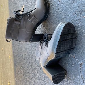 SOREL Margot Lace - Gray - Size 7 - SAMPLE